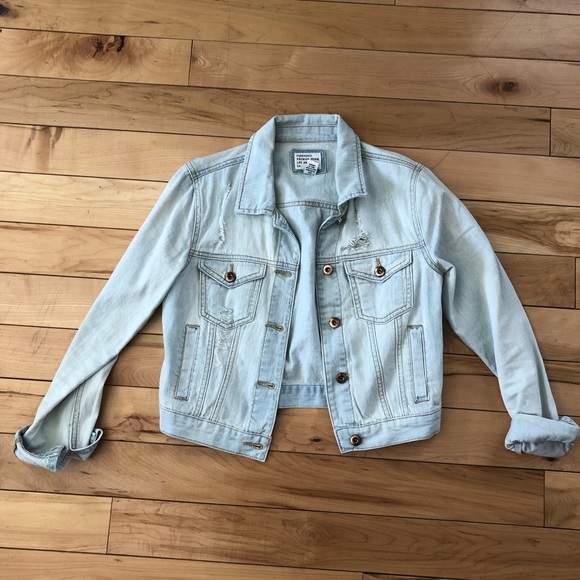 Forever 21 Jackets & Blazers - Forever 21 Light Distressed Jean Jacket Size small